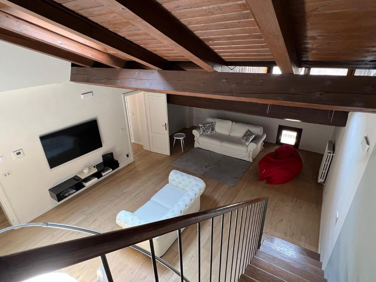 Ferienwohnung Il Salotto Sul Rio Mantua Exterior foto