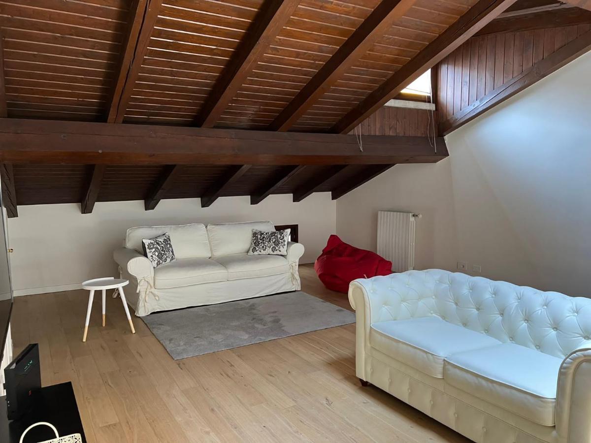 Ferienwohnung Il Salotto Sul Rio Mantua Exterior foto