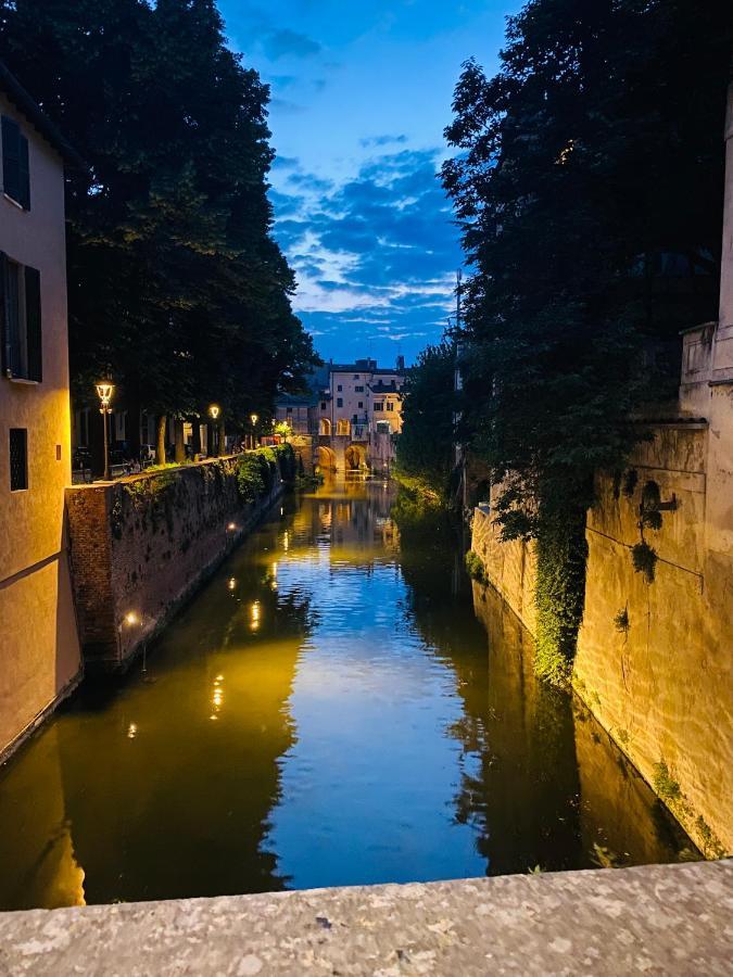 Ferienwohnung Il Salotto Sul Rio Mantua Exterior foto